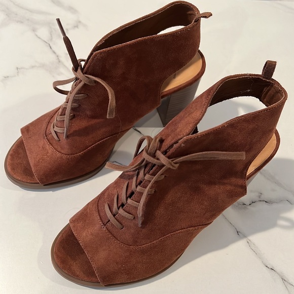 OPEN TOE BROWN LACE UP chunky heeled BOOTS, 7 - Picture 2 of 5